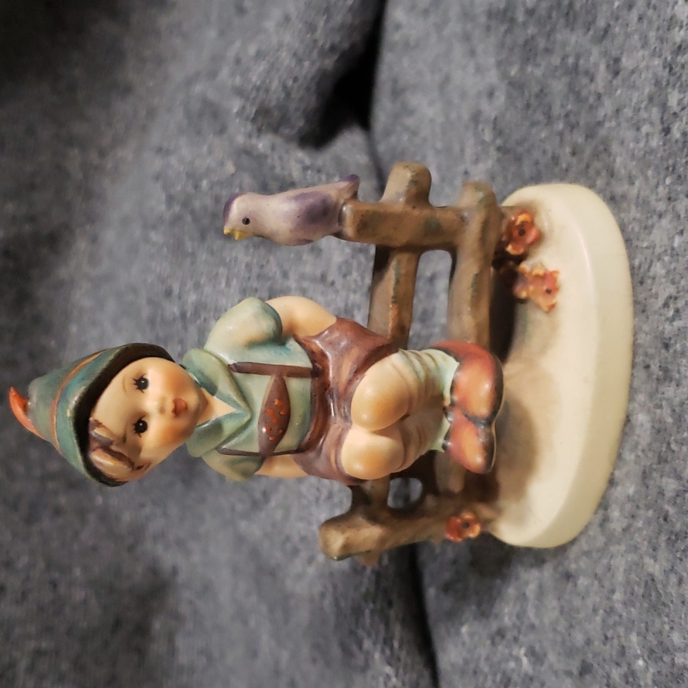 Hummell/Goebel Wayside Harmony- Boy on a Fence 4"